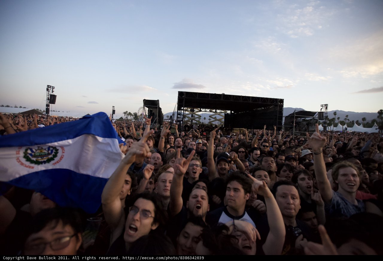 Big Four Fest Crowd Goes Wild with Flag