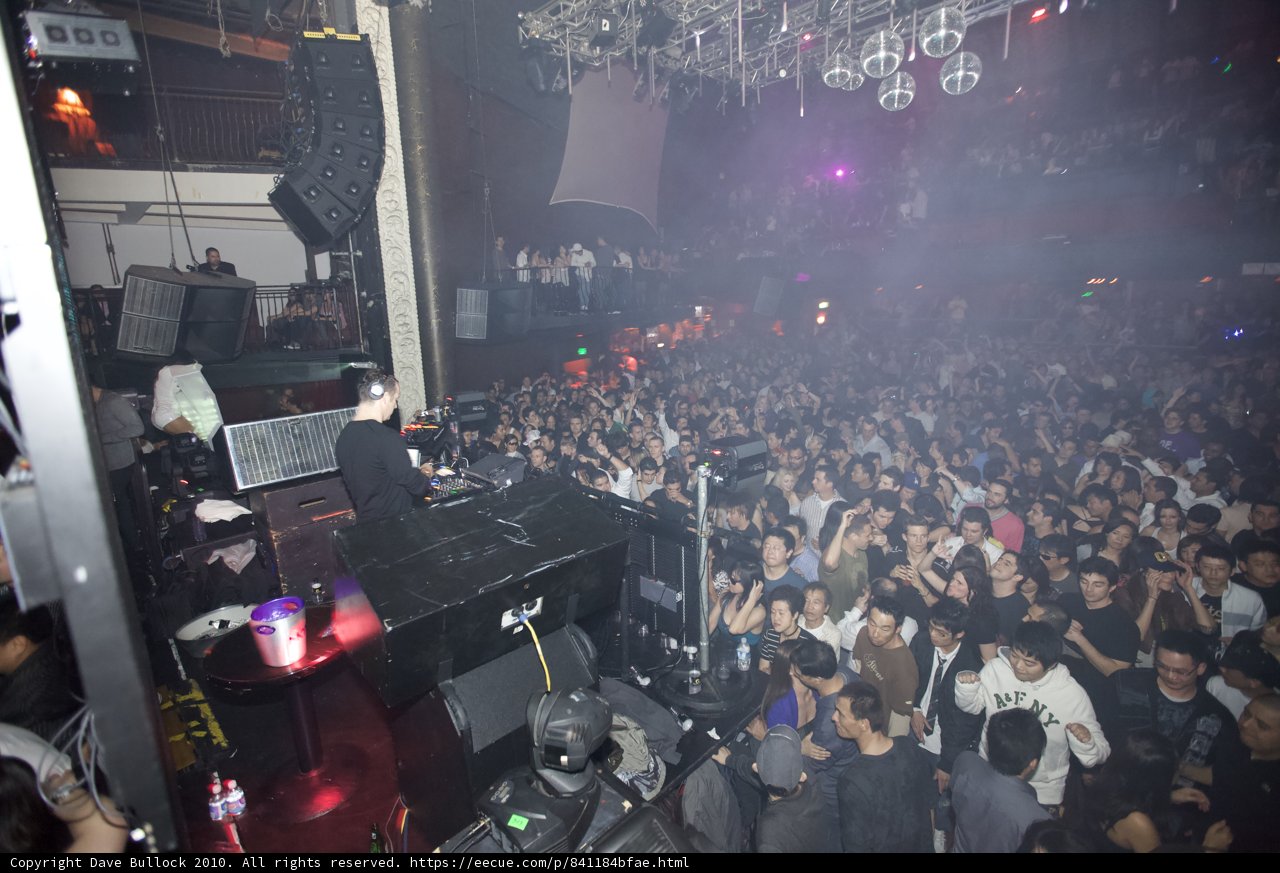 2010 Sasha Concert featuring a Crowd of 49 People and a Deejay