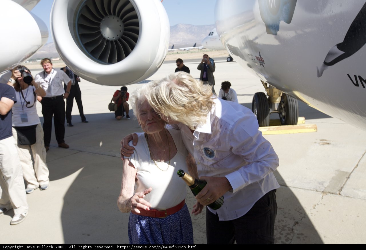 Heartwarming Goodbye at the Tarmac