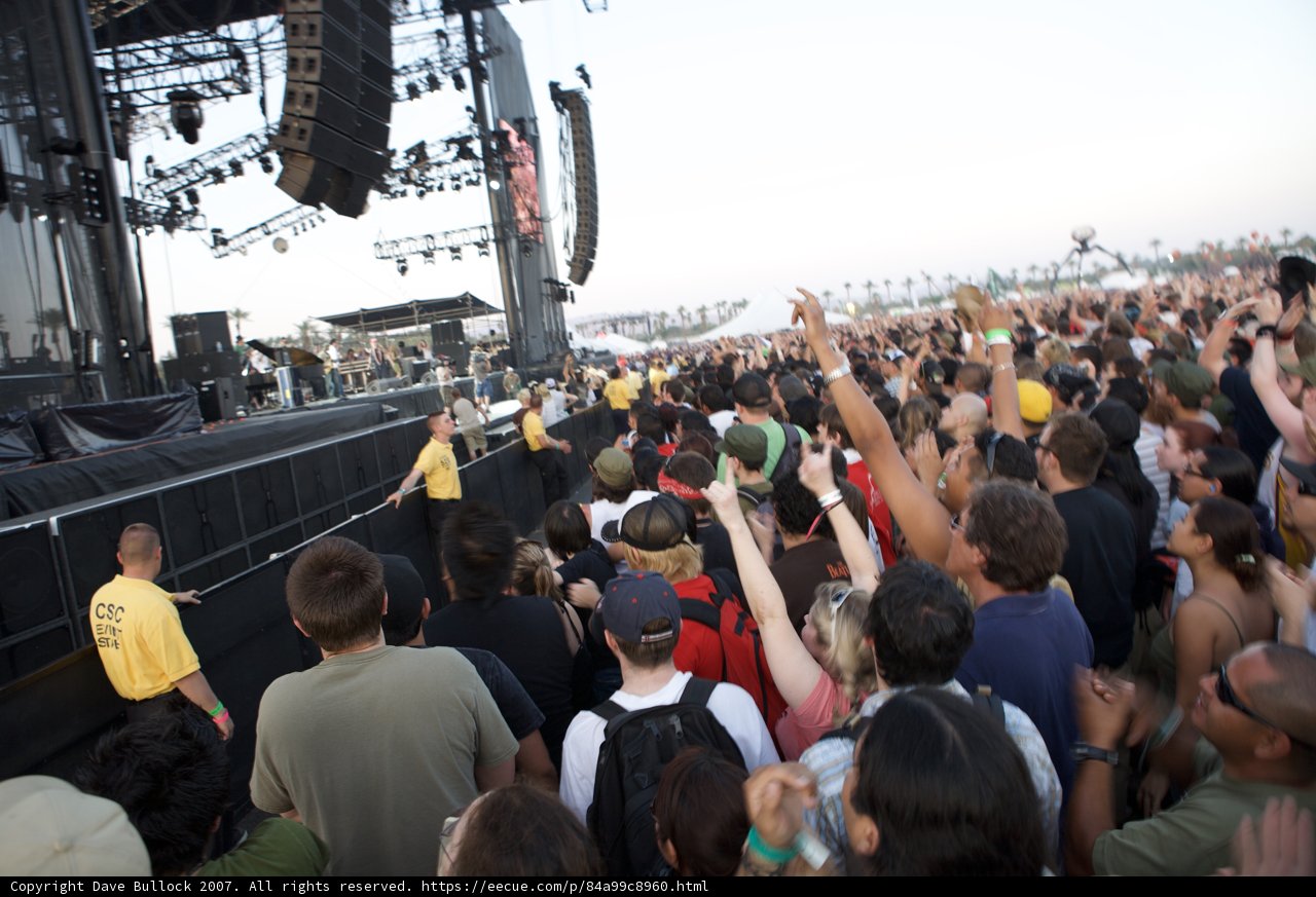 Coachella 2007: Jam-packed Crowd at the Concert