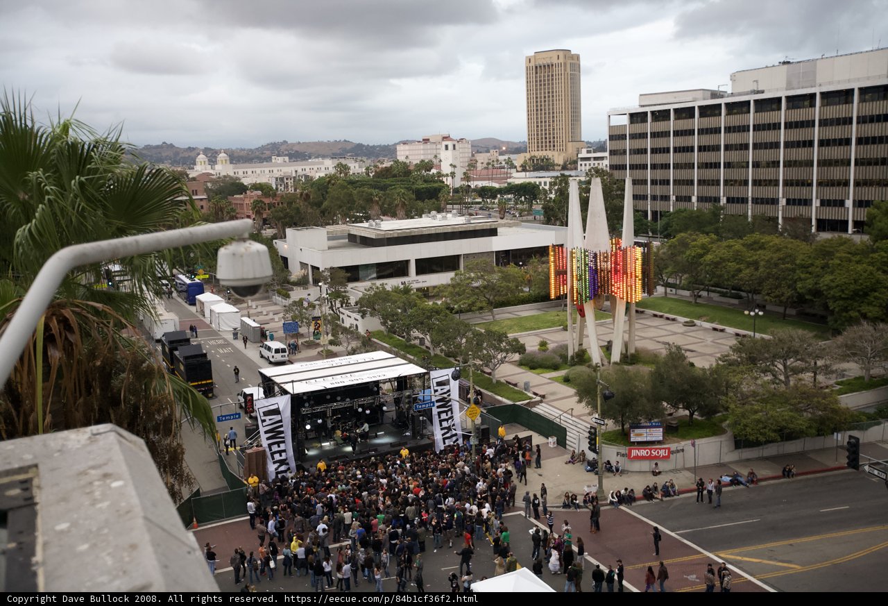 City Buzz: A Vibrant Metropolis Takes Center Stage