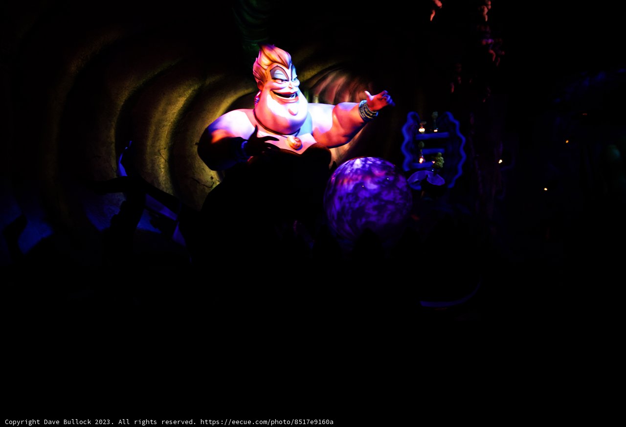 Mystifying Statue Performance in Disneyland