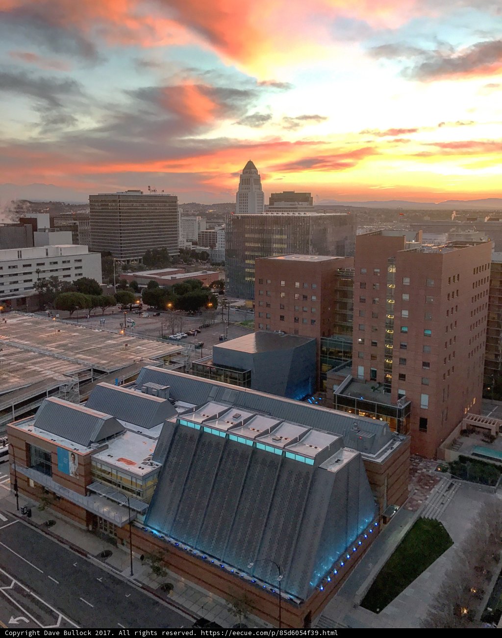 Los Angeles Sunset: A Cityscape of Skyscrapers and Buildings