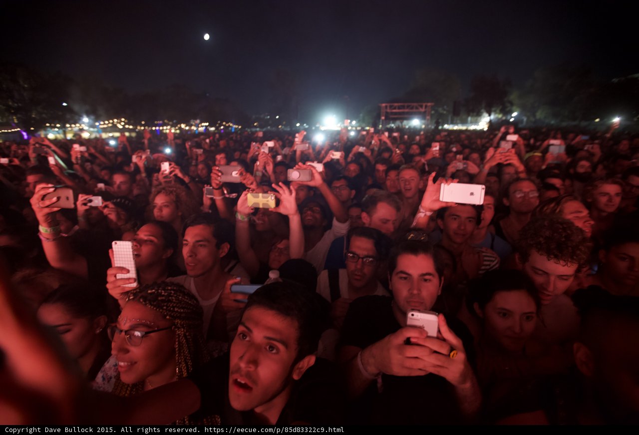 FYF Fest Excellent Crowd Shot Many Faces Moon Phones Yellow Case Woman Braids Glasses Red Lighting