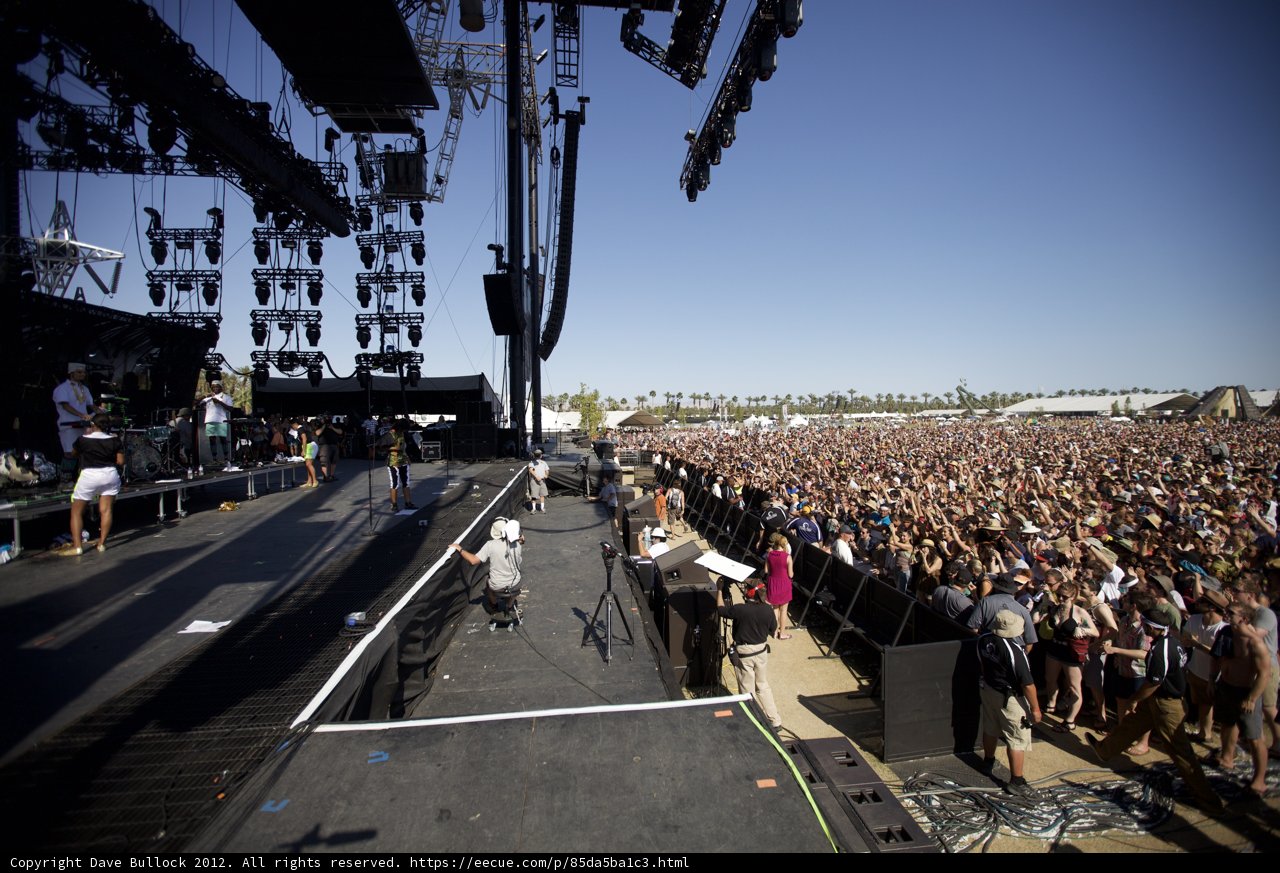 Crowd Goes Wild at Coachella 2012
