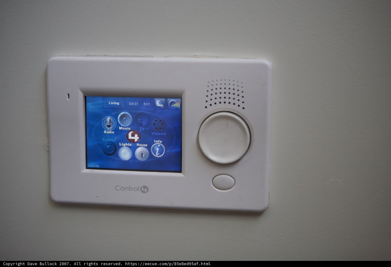Electronic thermostat with display