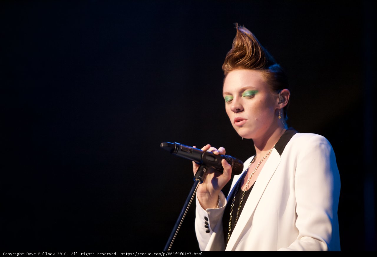Maria Simon Rocks the Mohawk on Stage