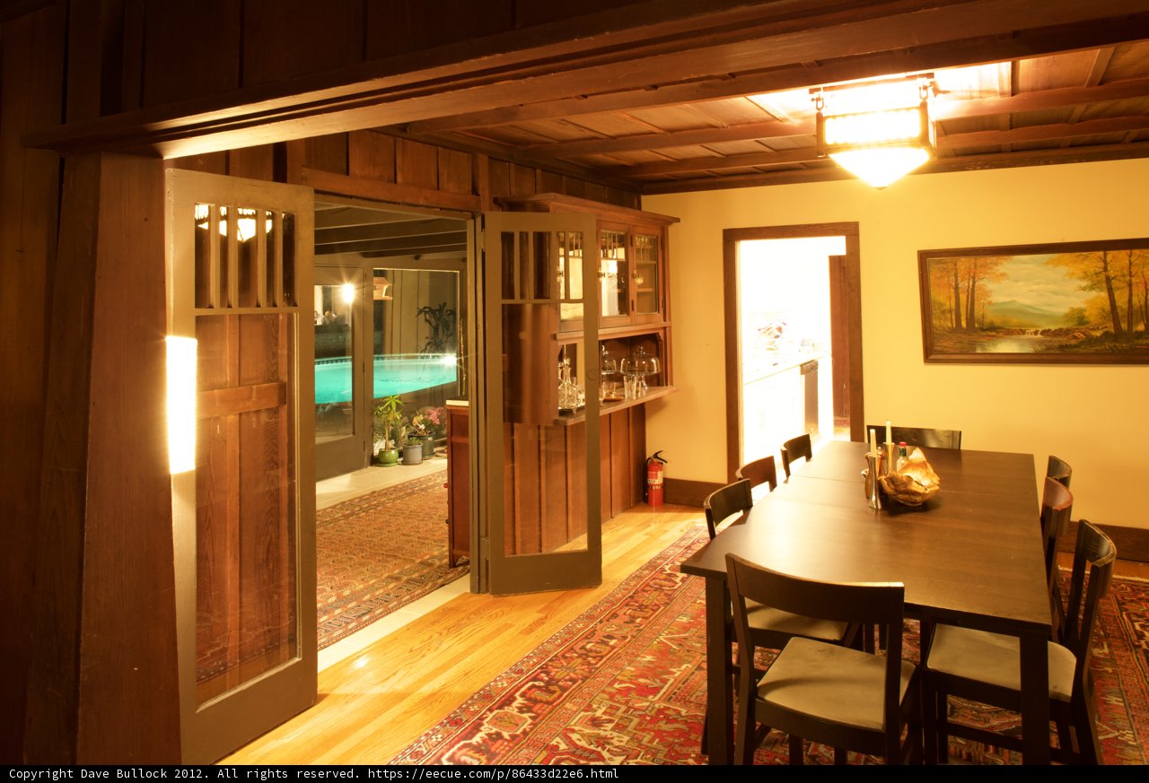 Warm and Inviting Dining Room