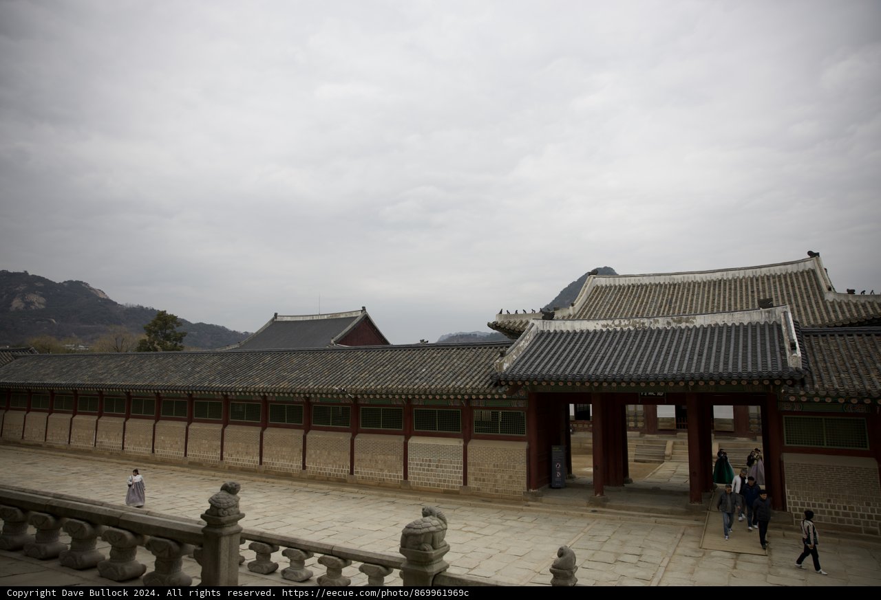 Elegant Enclave: A Stroll through Time in Traditional Chinese Architecture