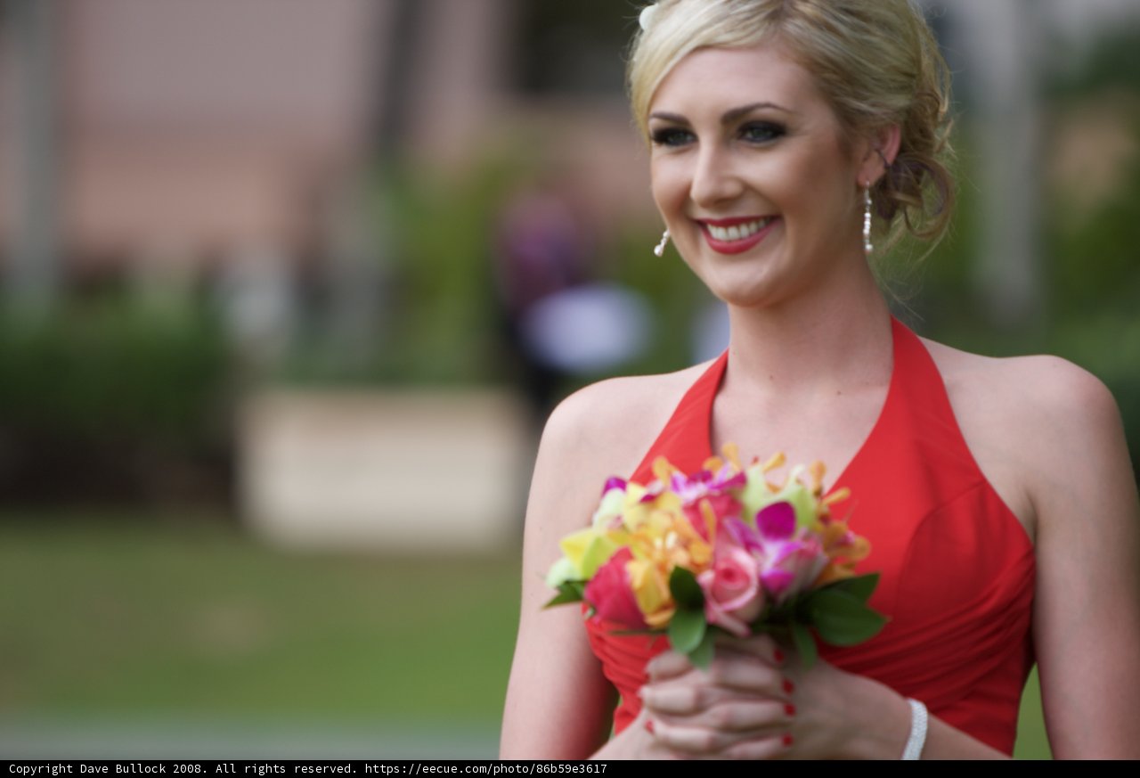A Radiant Bride with a Vibrant Bouquet