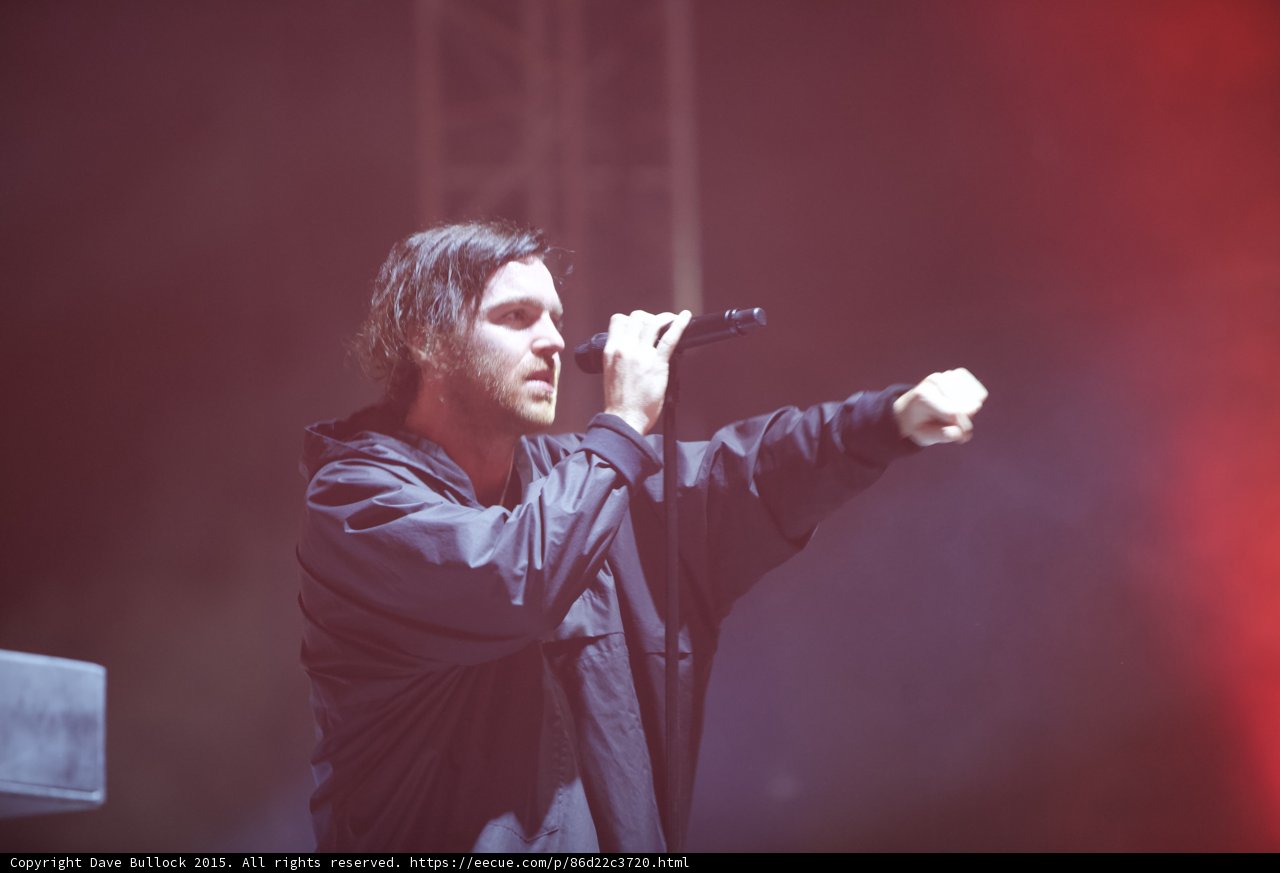 Singer Profile Arm Extended