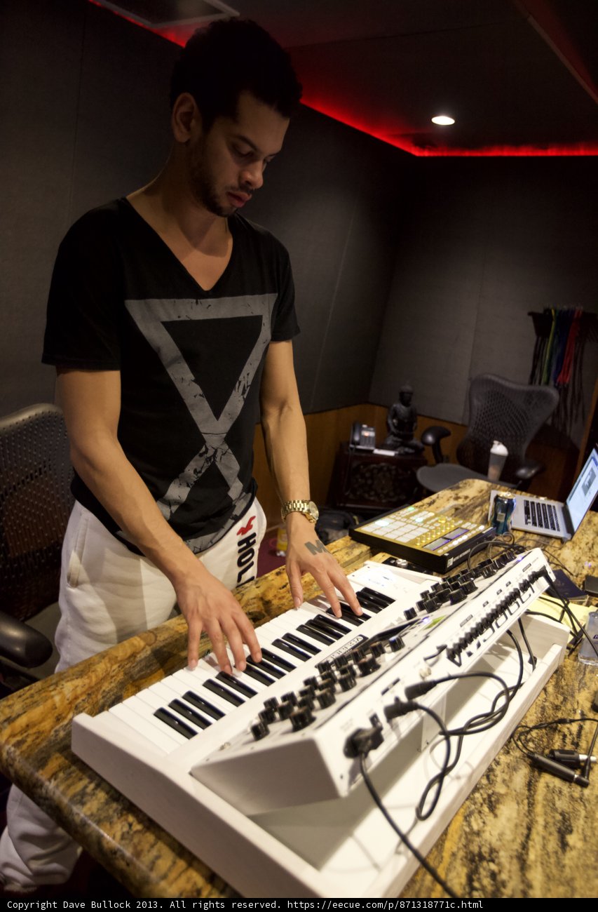 Jamming on the Electronic Keyboard