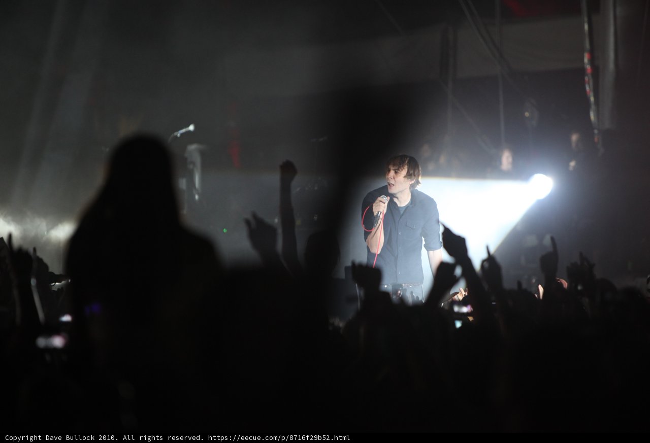 Thomas Mars rocks the stage with energy