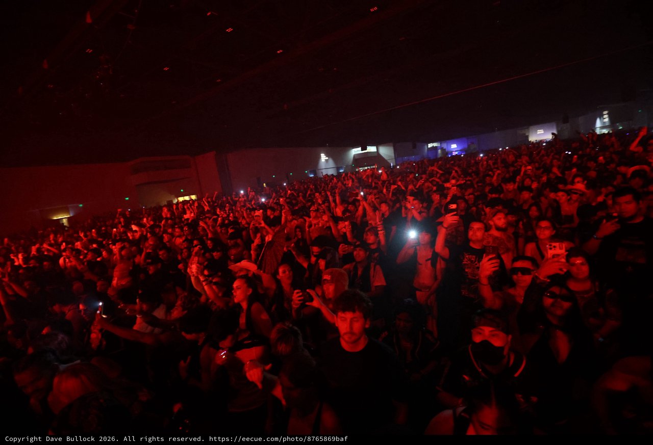 Sea of Fans Bathed in Red at Wobbleland 2026