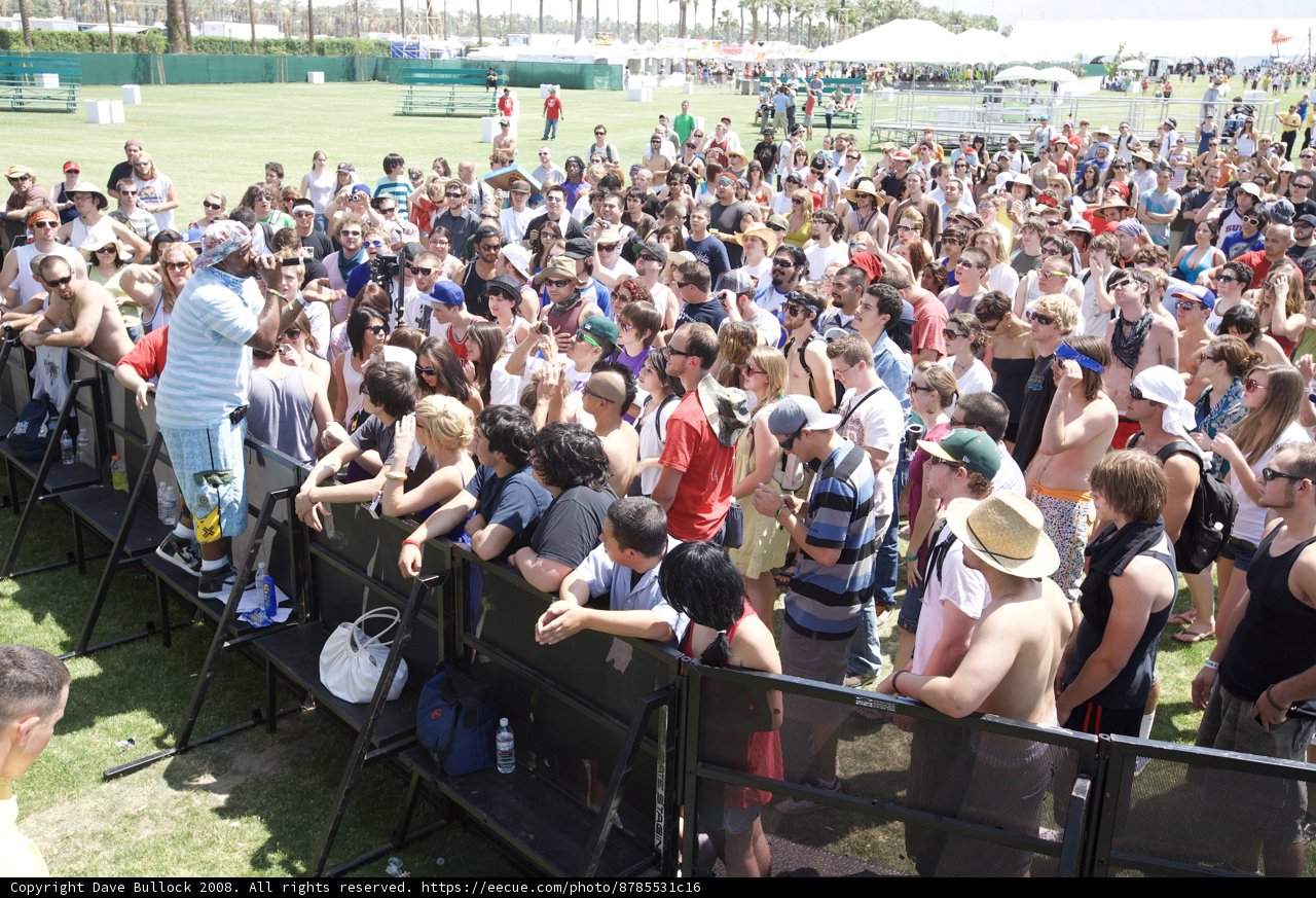 Coachella 2008 Crowd Takes Over the Land