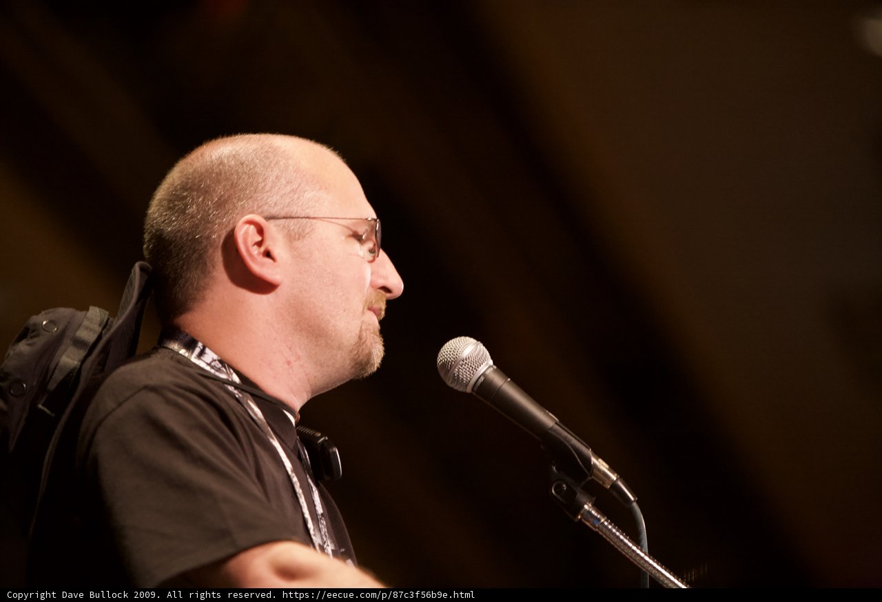 Entertainer Rocks the Mic at Defcon 17