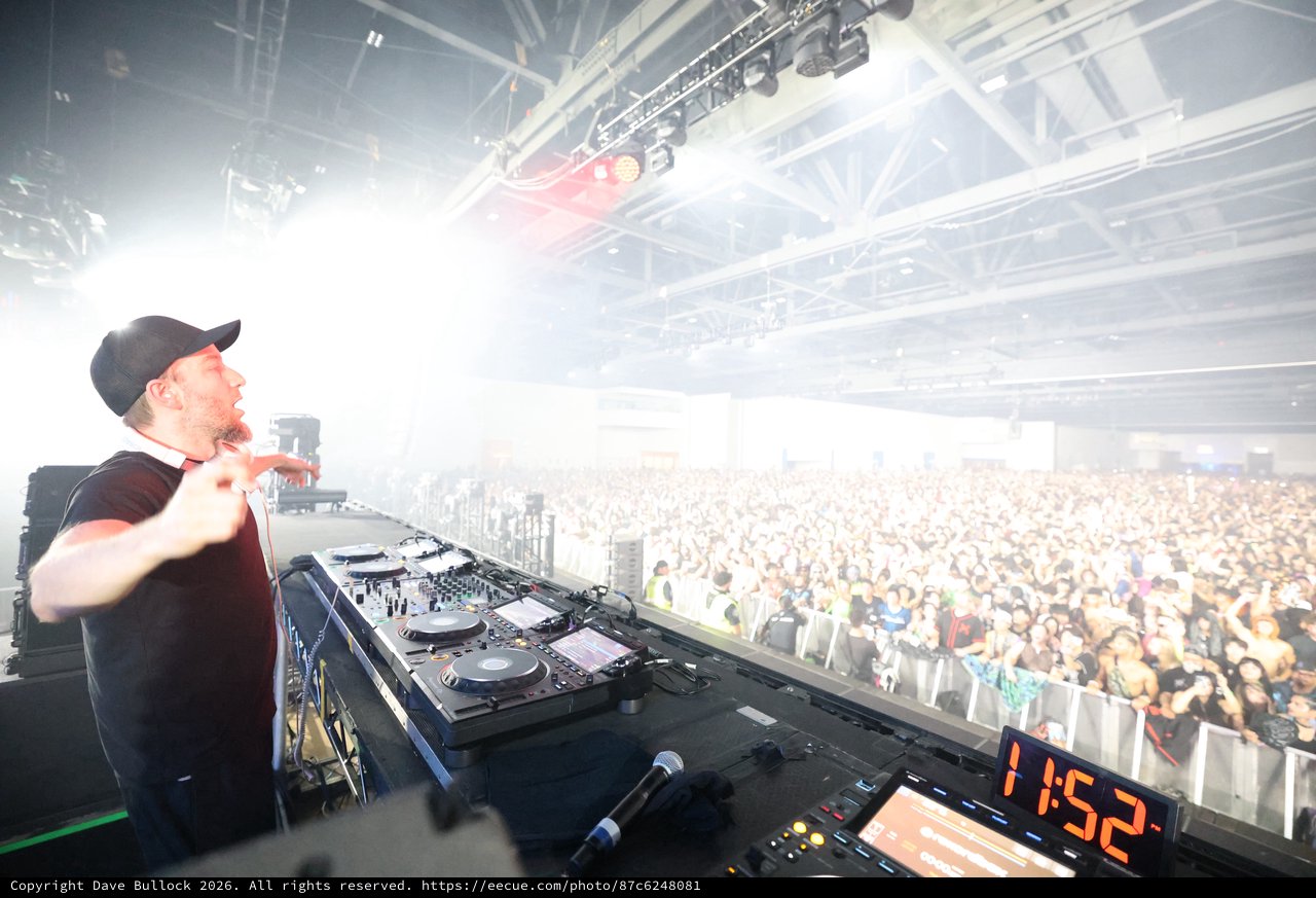 DJ Commands Massive Crowd at Wobbleland 2026