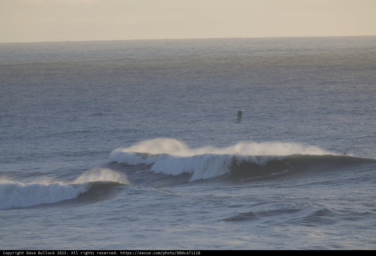 Spectacular Surf at Mavericks: A Dance with the Ocean Waves