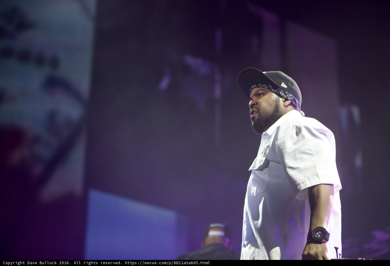 Ice Cube Rocks the Stage in Santa Ana