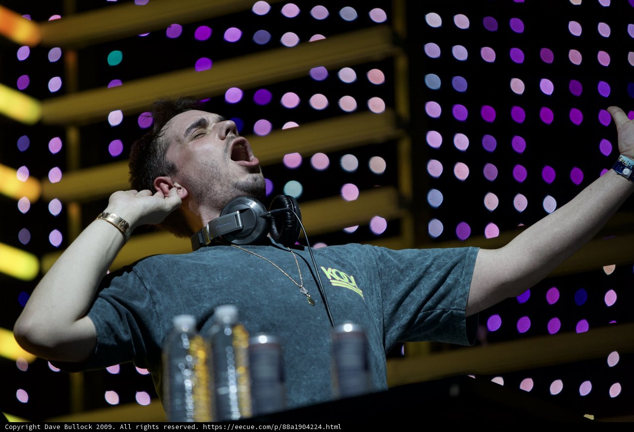 Hands Up for DJ AM at Coachella 2009