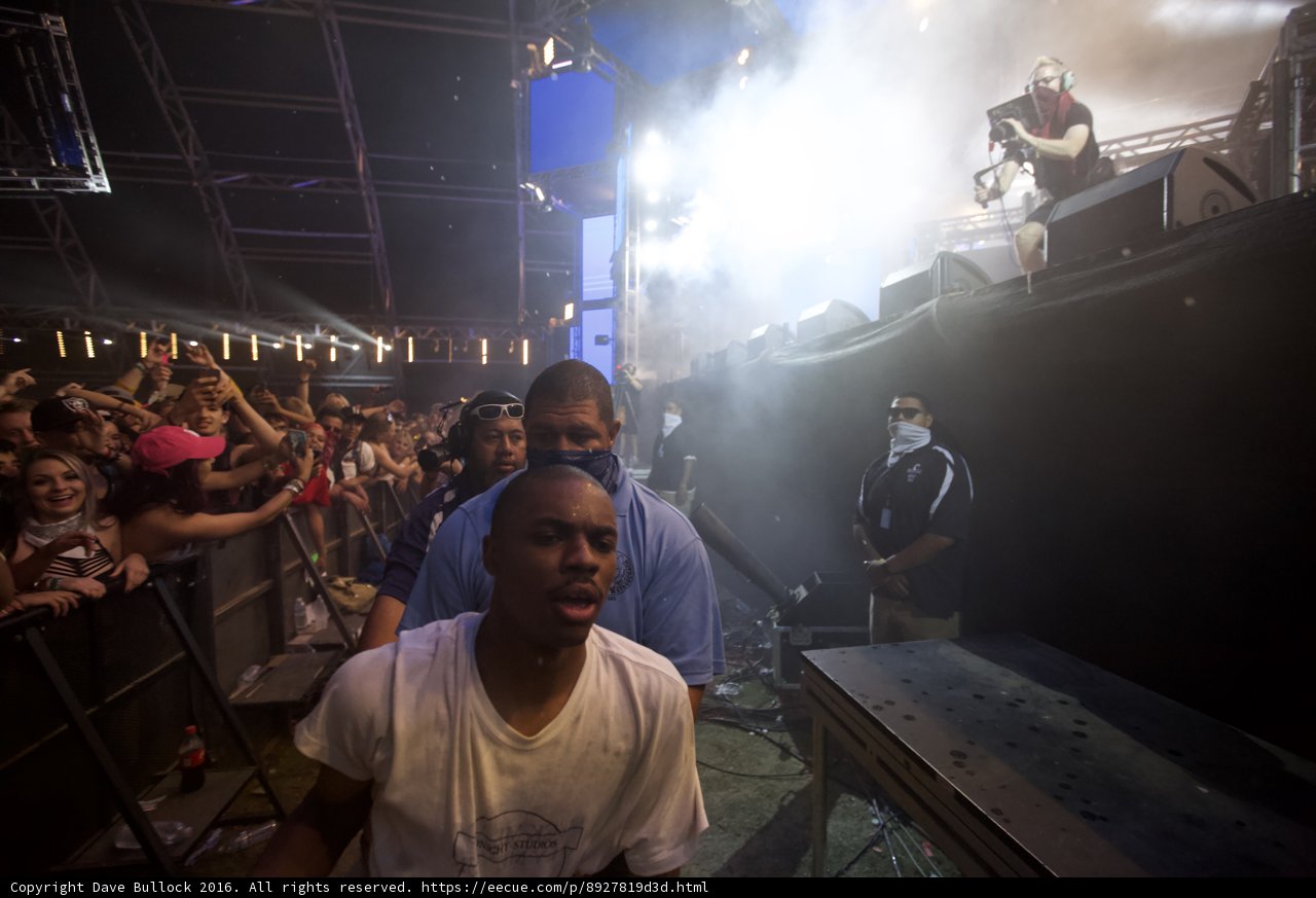 Vince Staples Lights Up the Crowd