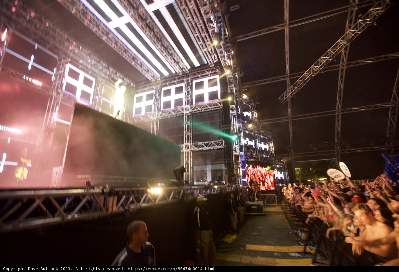 Rocking under the Urban Night Sky