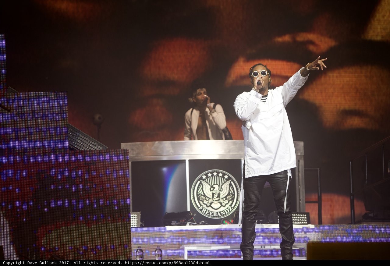 The Entertainer Rocks the Stage