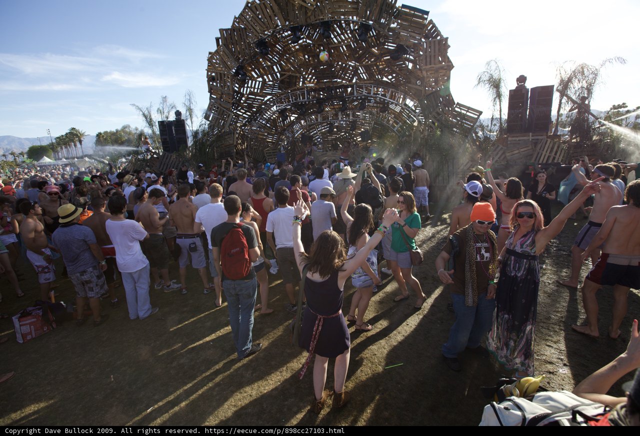Coachella 2009: A Sea of Smiling Faces