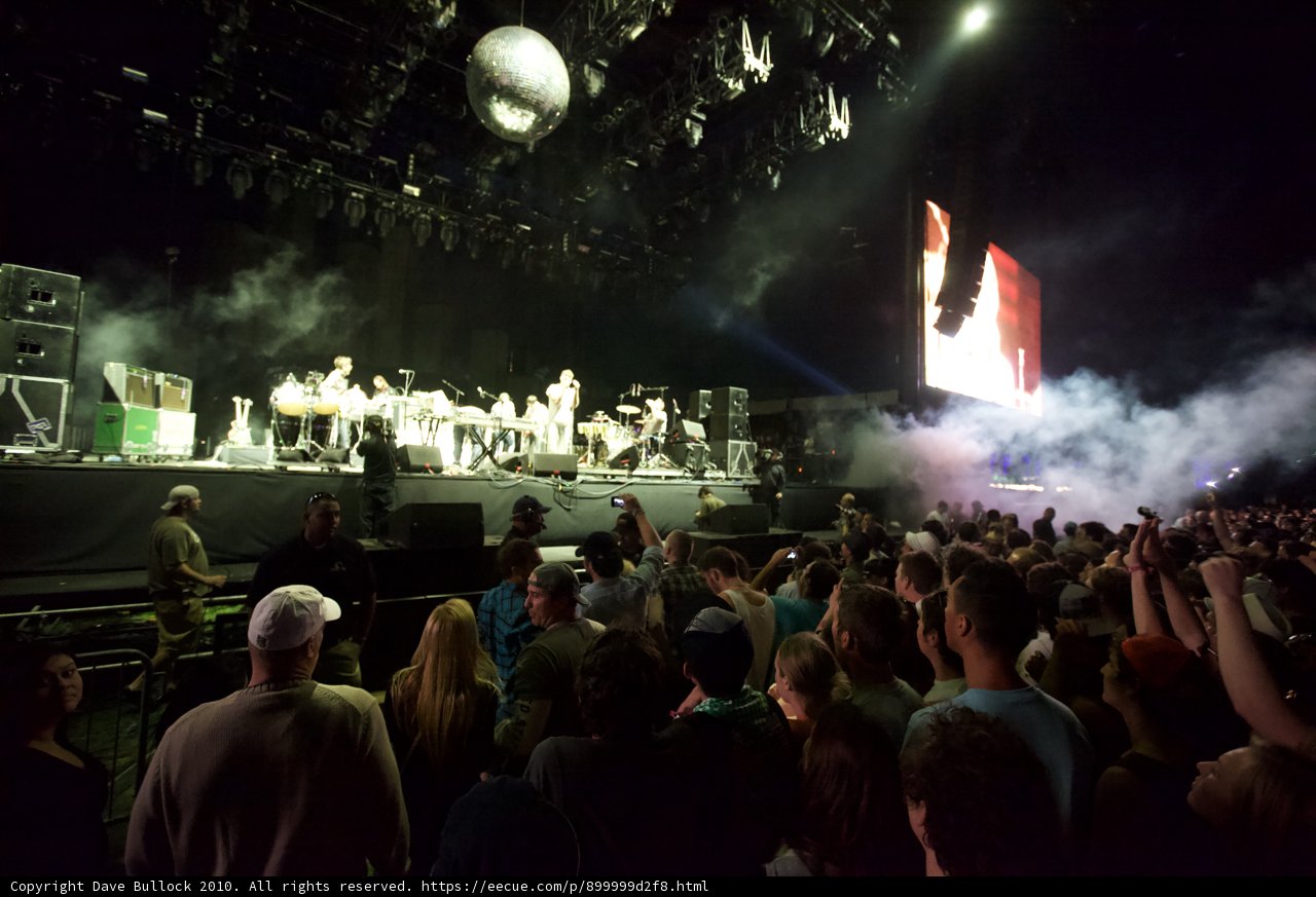 Rockin' it Out with a Crowd
