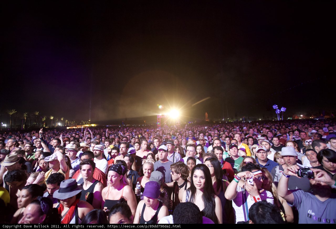 Coachella 2011 Crowd Basks in Nighttime Glow