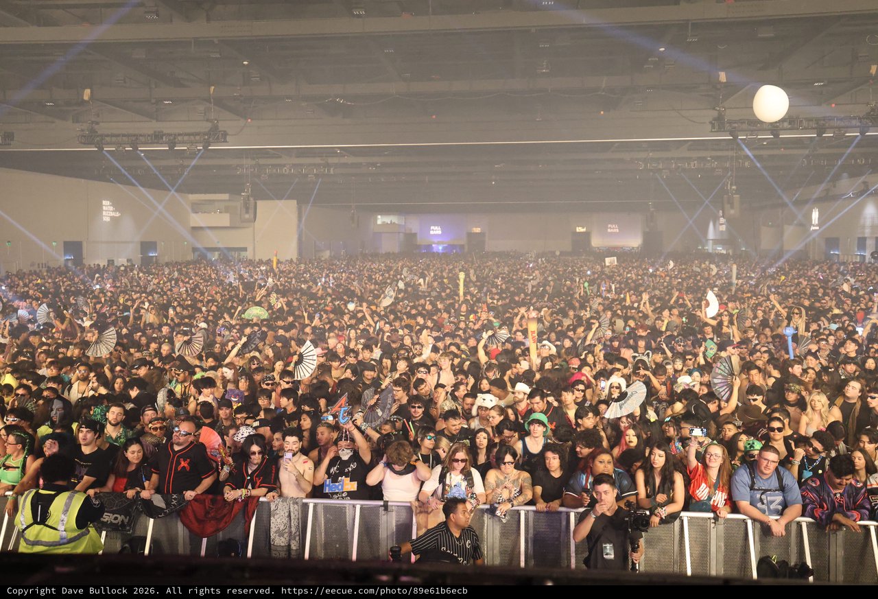 Massive Indoor Crowd Packed at Wobbleland 2026