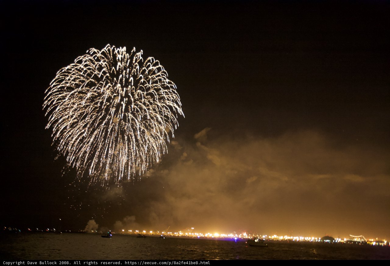 Spectacular firework display over San Francisco Bay