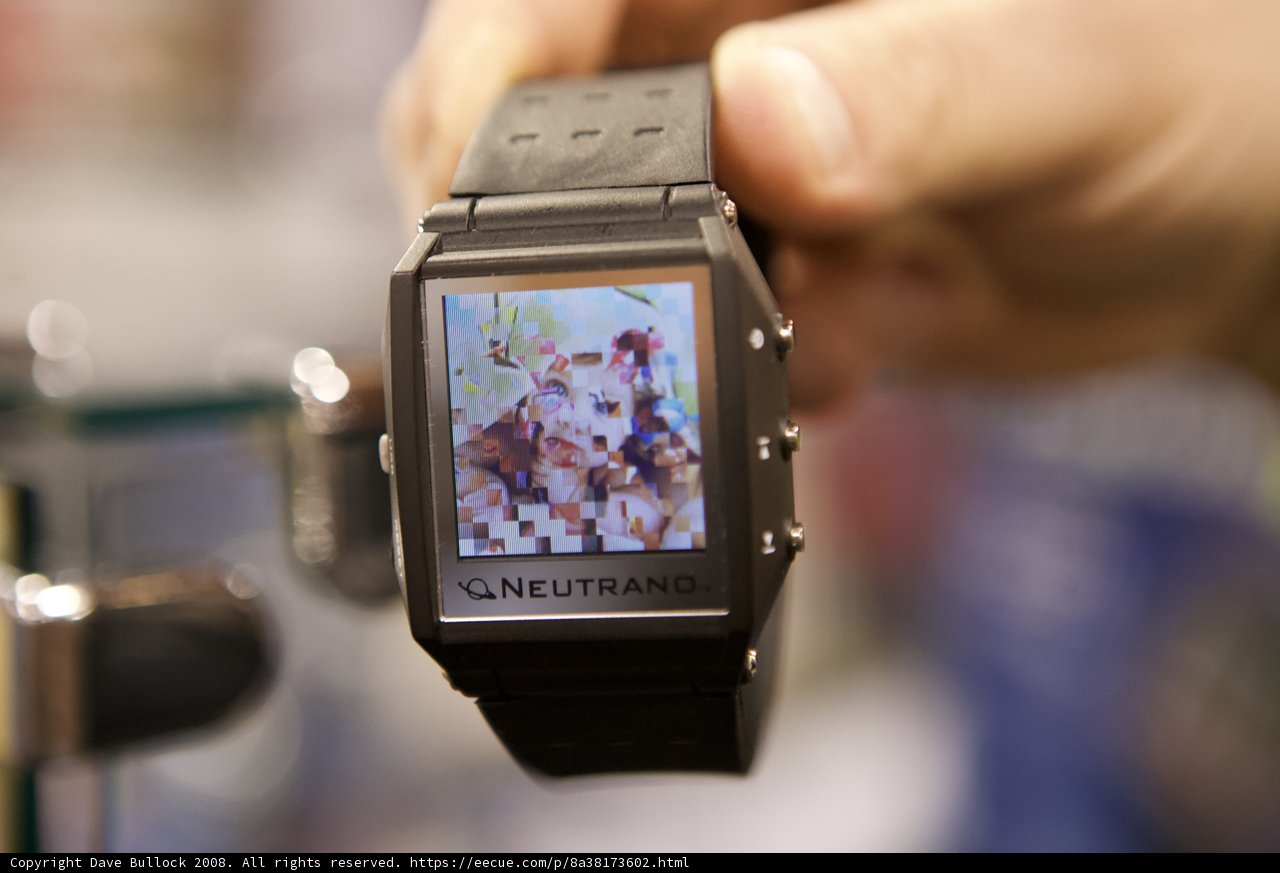 Feline-adorned timepiece