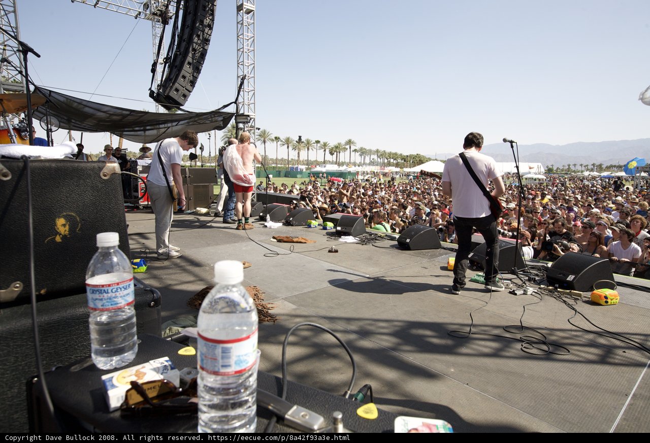 Crowd Vibes at Coachella 2008