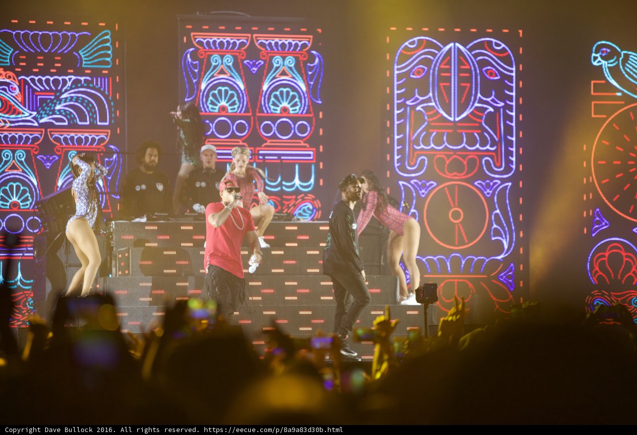 Neon Lights and Group Performance