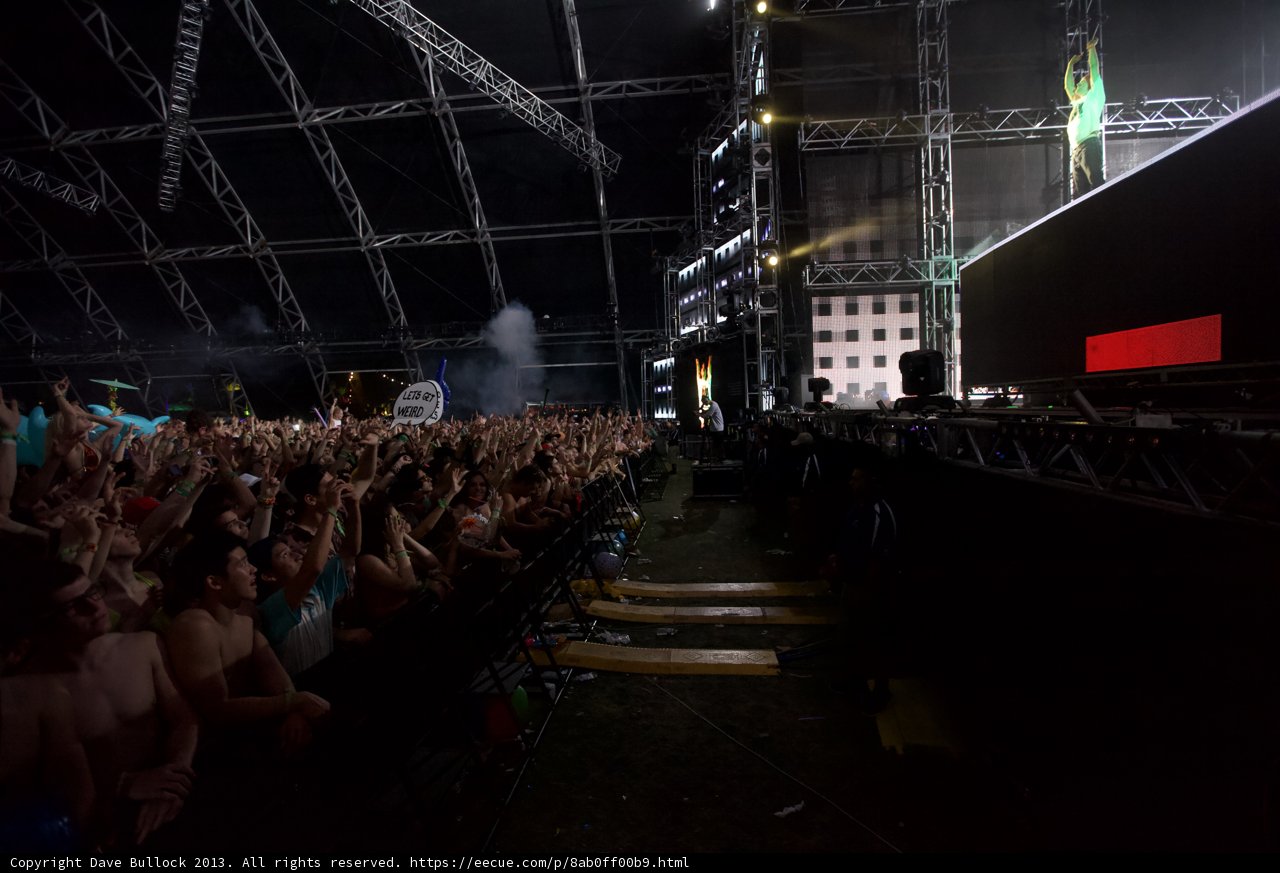 Rilès Rocks the Stage at Coachella
