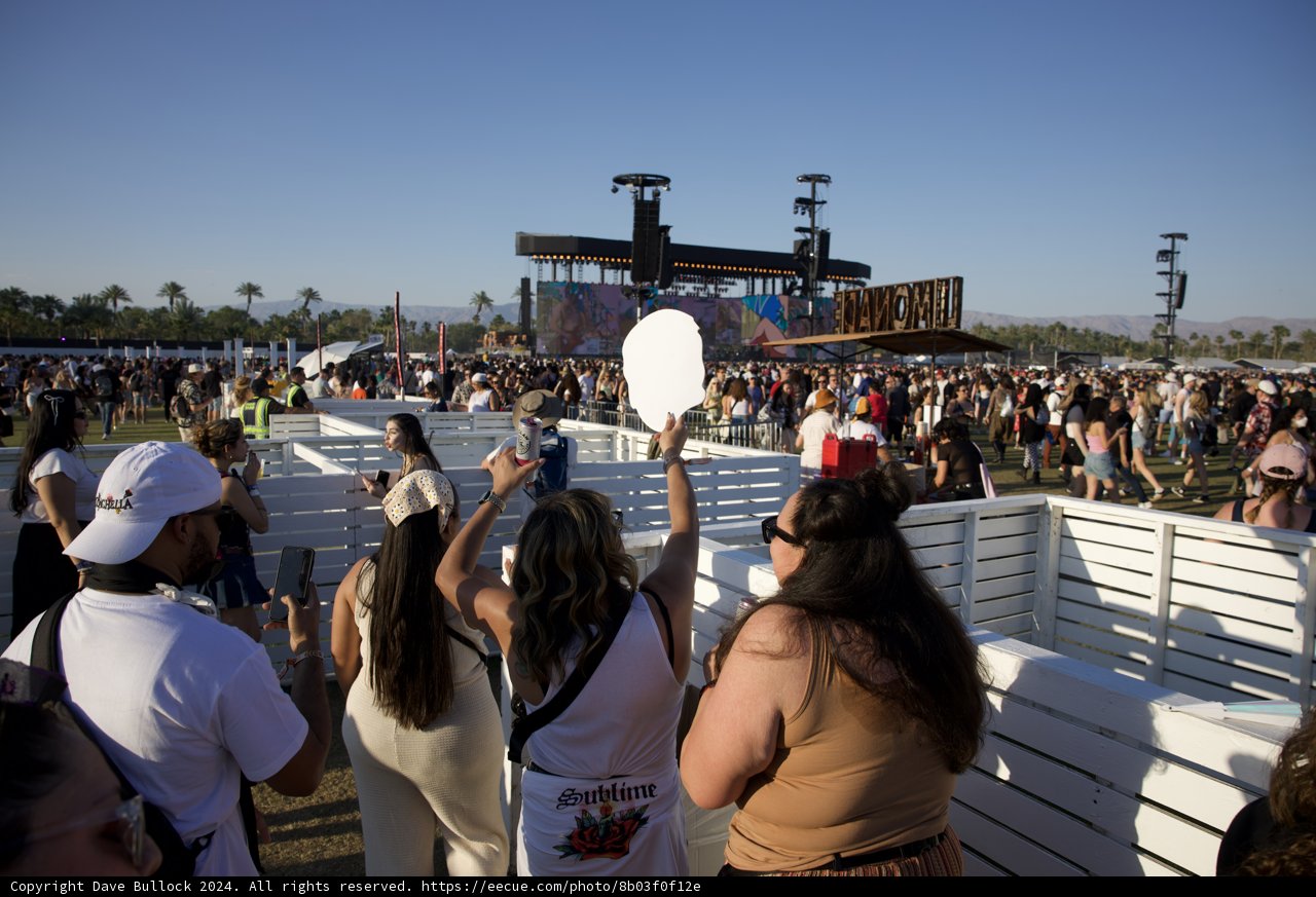Sunlit Beats: Weekend Vibes at Coachella 2024
