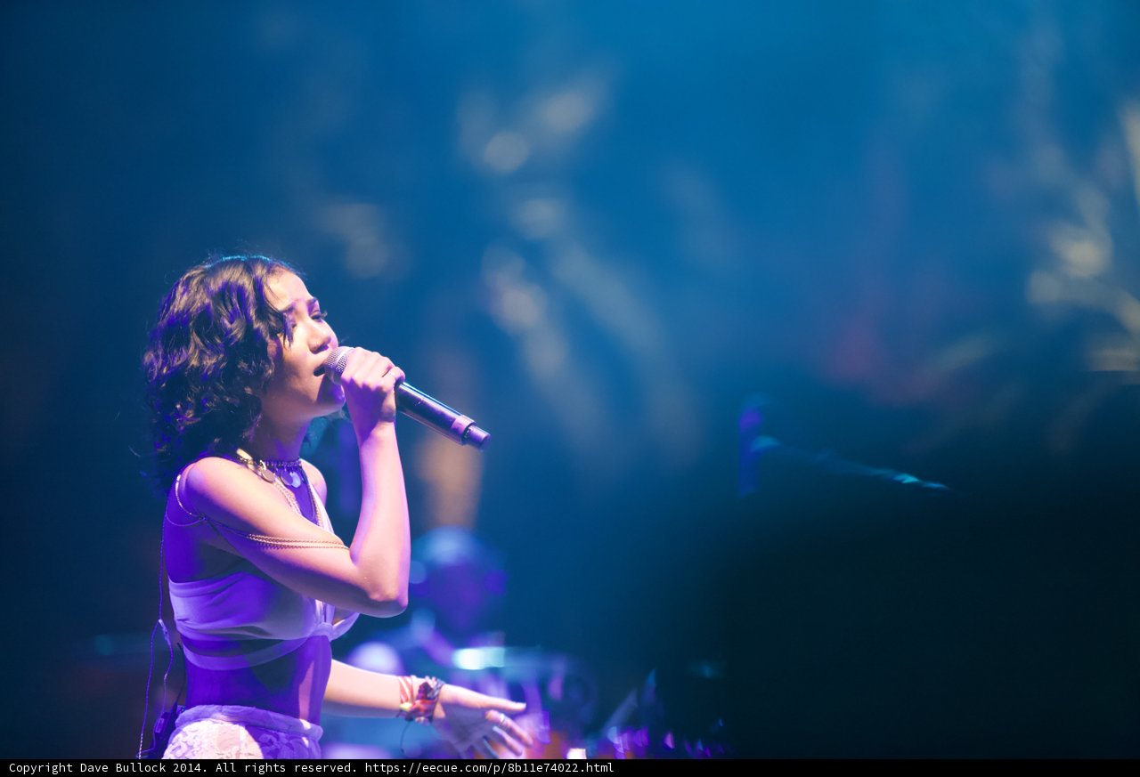 Jhené Aiko Rocks Coachella Stage with Solo Performance