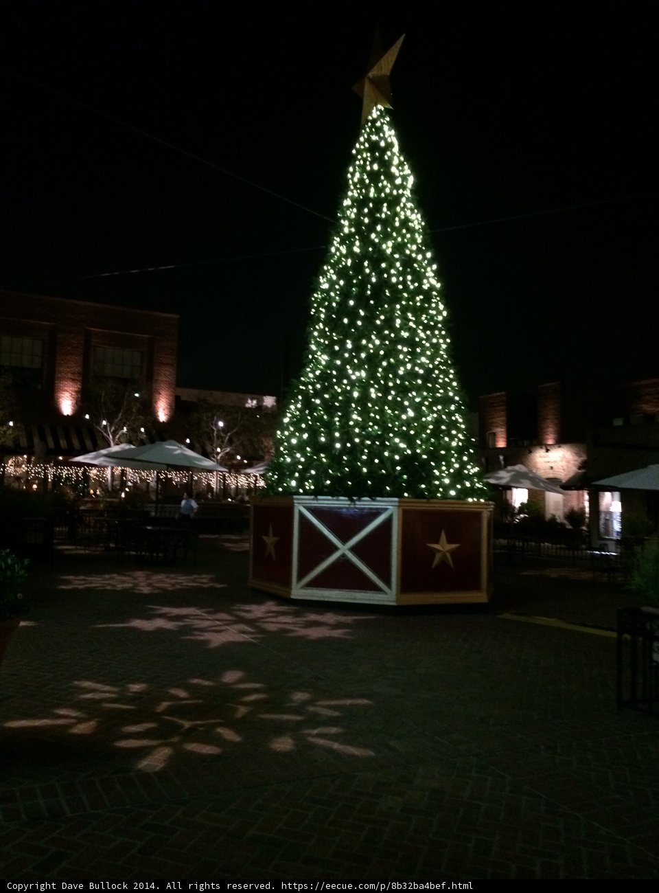 Festive lighting at Pasadena's Christmas Tree Plaza
