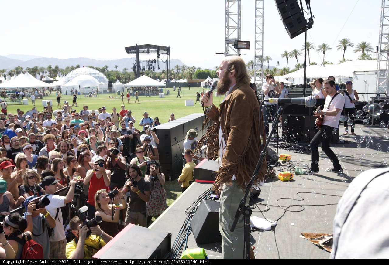 Vance Joy Rocks the Stage at Coachella 2008