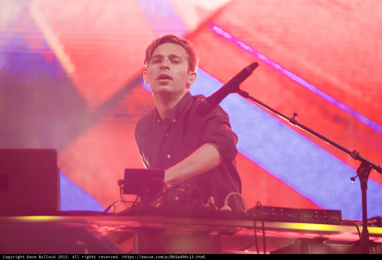 Flume Reaching Red Blue Diagonal