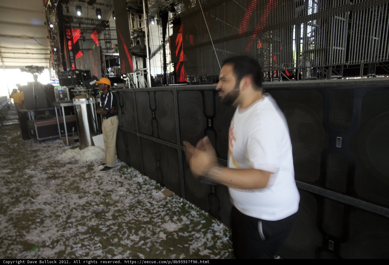 Jamming by the Big Speaker