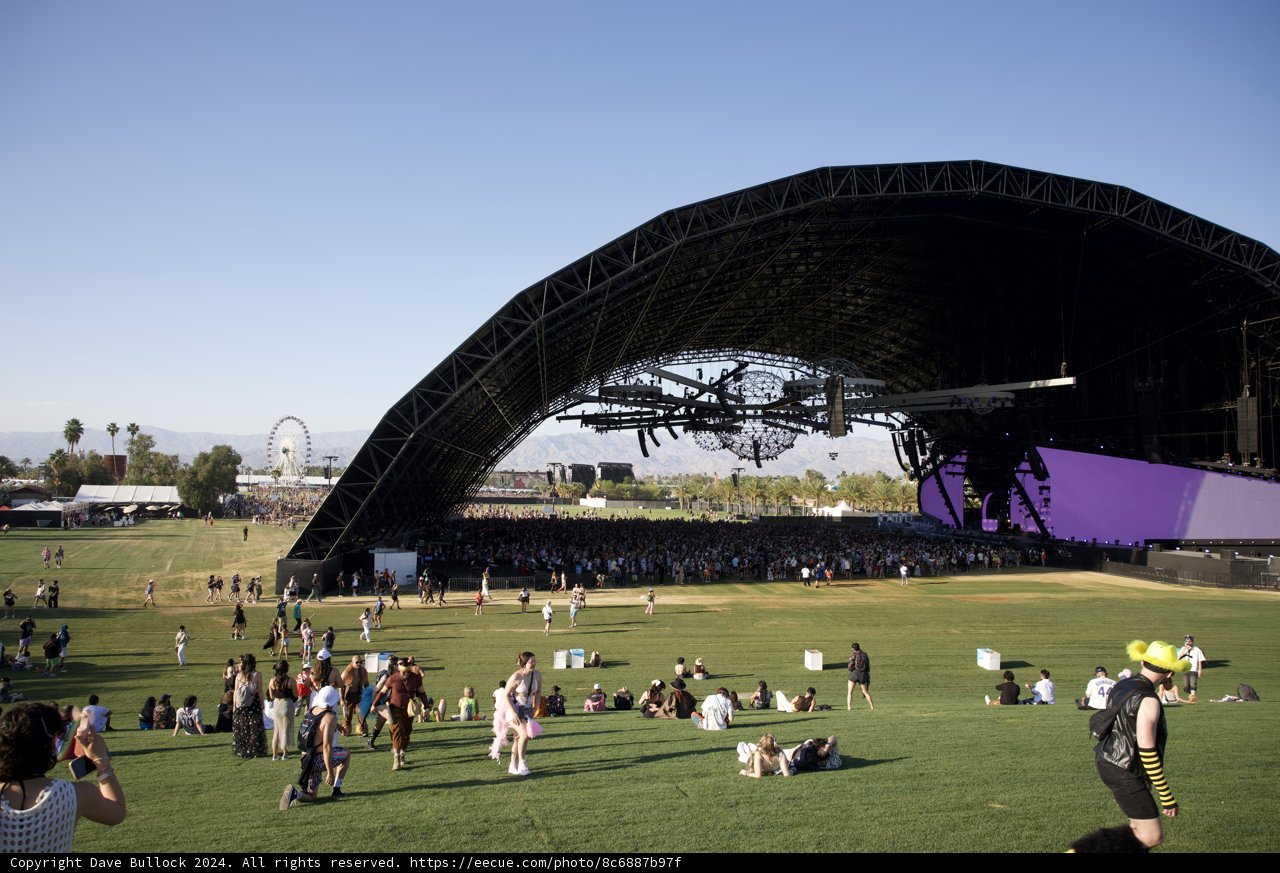 Coachella Vibes: A Breezy Afternoon Under the Indio Sky