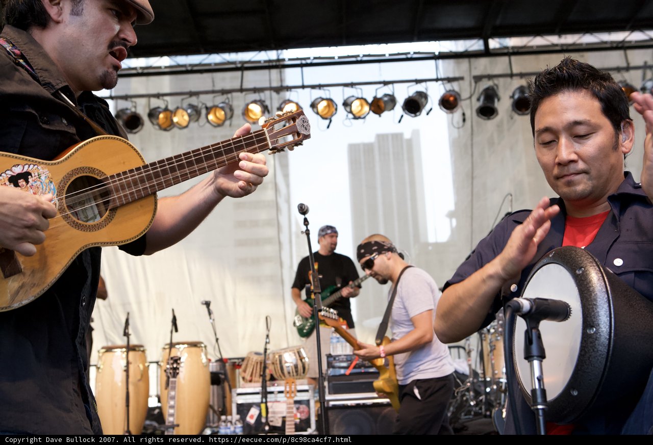OzoMusicians Rock the Stage