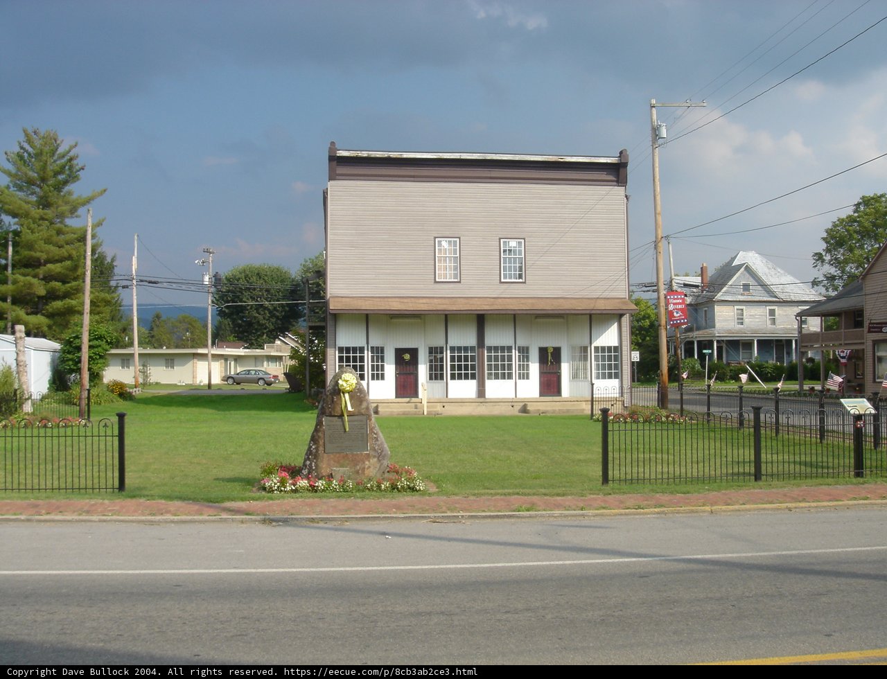 Monumental Architecture in the Suburbs