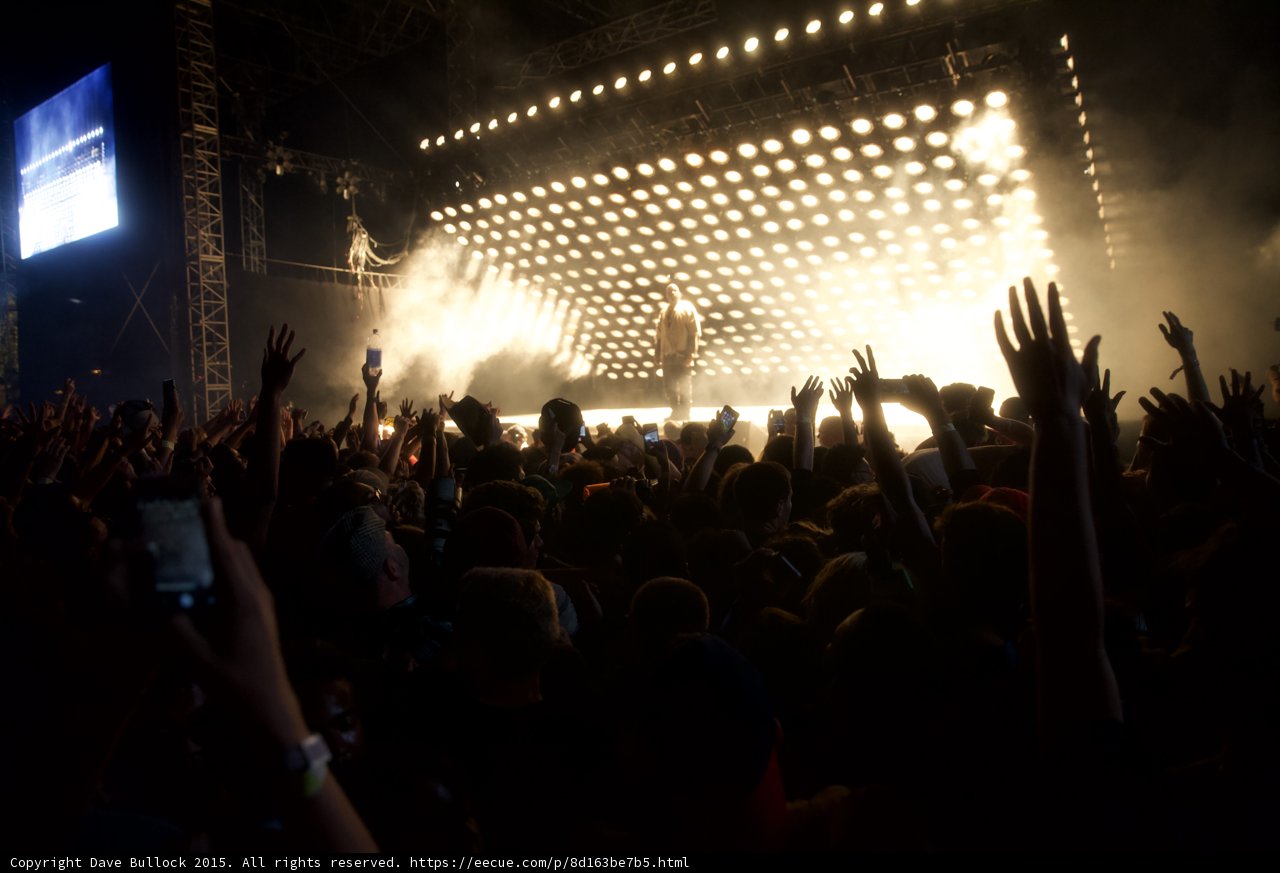 Kanye West Stage and Crowd