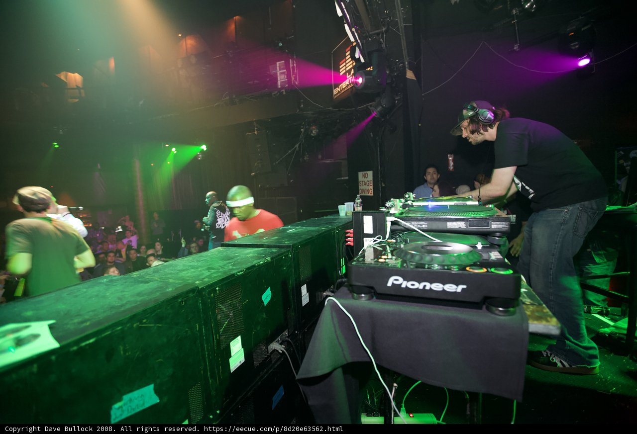 Live in the Urban Nightlife