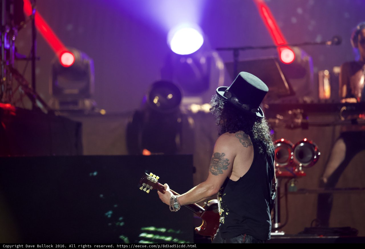 Slash Shreds at Rock and Roll Hall of Fame Concert