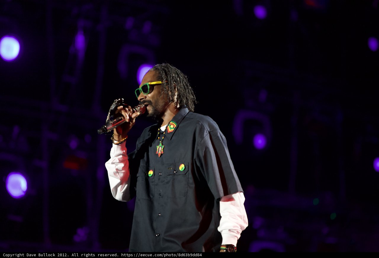 Snoop Dogg ignites the crowd at Coachella 2012