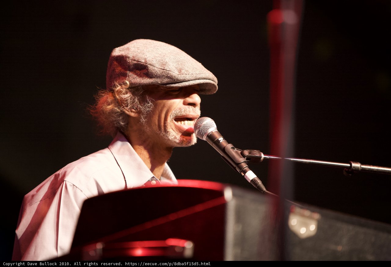 Damien Leake takes over the mic at Coachella 2010
